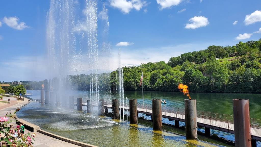 Cantina Laredo | restaurant | 1001 Branson Landing Blvd, Branson, MO 65616, USA | 4173346062 OR +1 417-334-6062