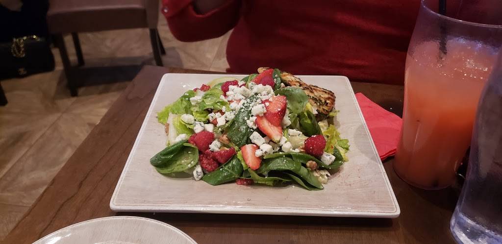 Bobby Vs Restaurant & Sports Bar | restaurant | 268 Atlantic St, Stamford, CT 06901, USA | 2038834320 OR +1 203-883-4320