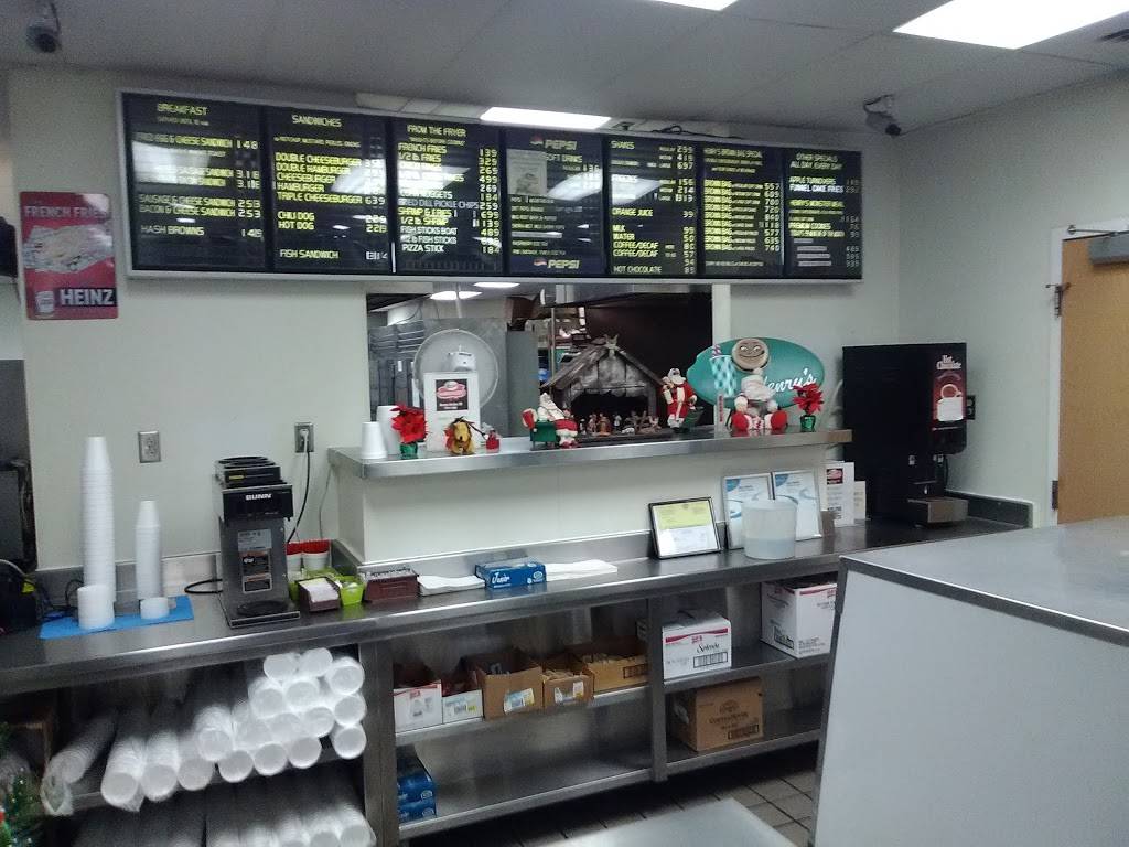 Henrys Hamburgers | restaurant | 1832 M-139, Benton Harbor, MI 49022, USA | 2699266757 OR +1 269-926-6757