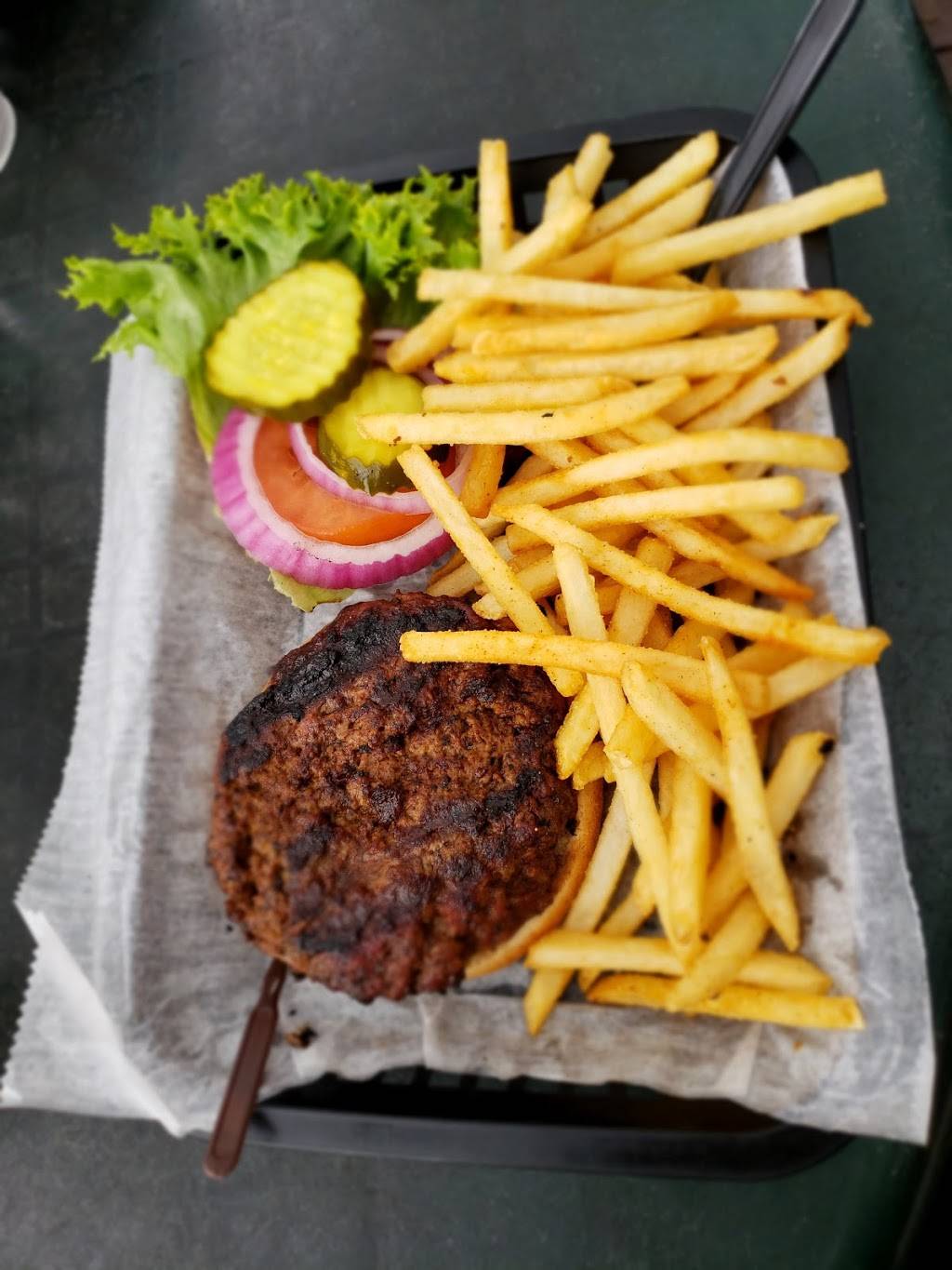 Tiki Bar Grill | restaurant | 508 S Main Ave, Minneola, FL 34715, USA | 3523942232 OR +1 352-394-2232