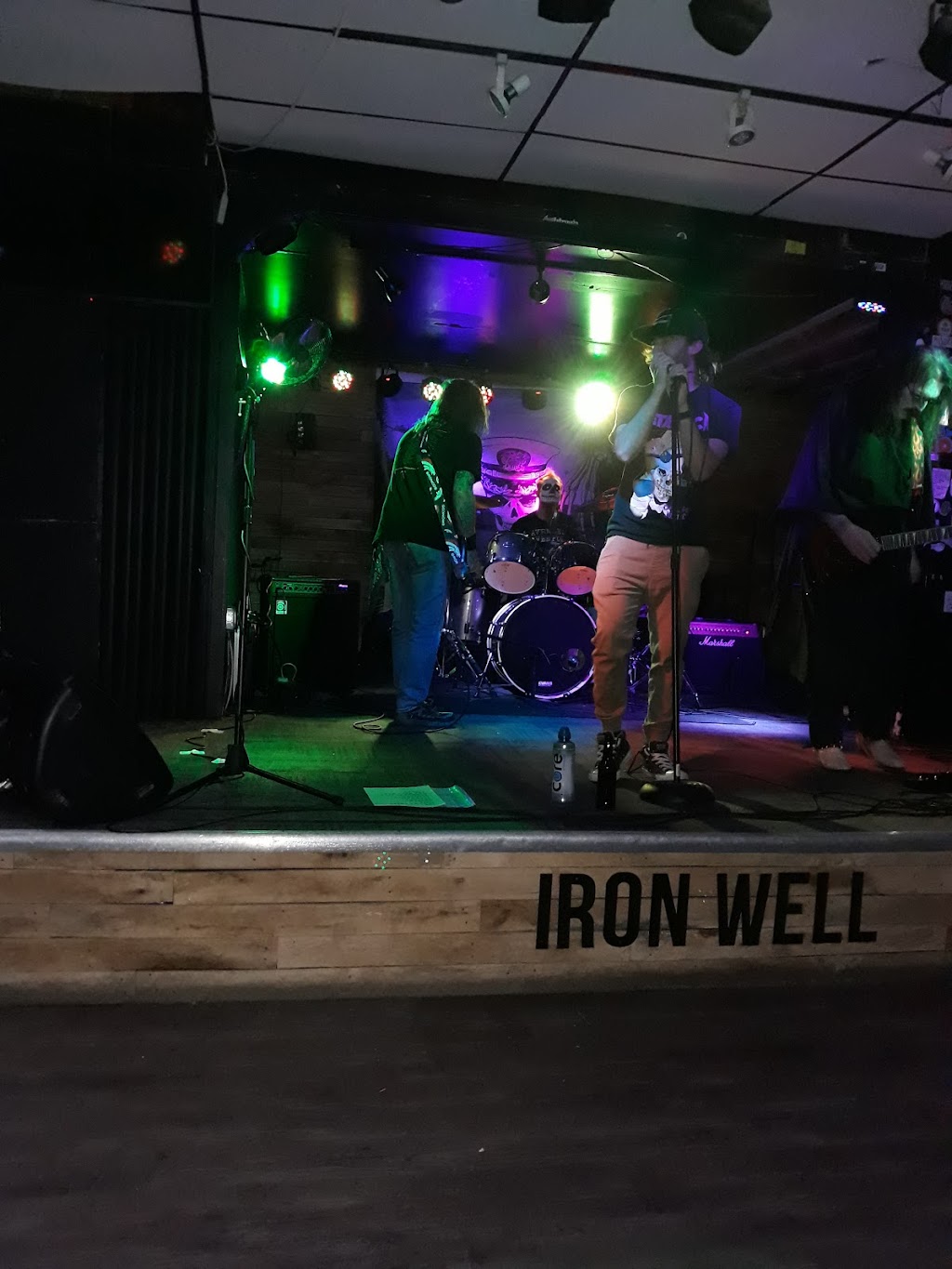 The Iron Well | restaurant | 741 Leonard St NW, Grand Rapids, MI 49504, USA | 6164548028 OR +1 616-454-8028