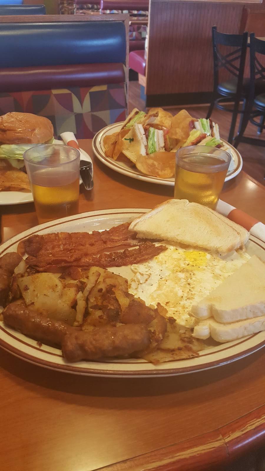 Italian The Roasted Red Pepper | restaurant | 1649 N Broad St, Lansdale, PA 19446, USA | 2158551484 OR +1 215-855-1484