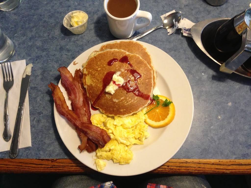 Buck Meadows Restaurant | restaurant | 7647 CA-120, Groveland, CA 95321, USA | 2099625181 OR +1 209-962-5181