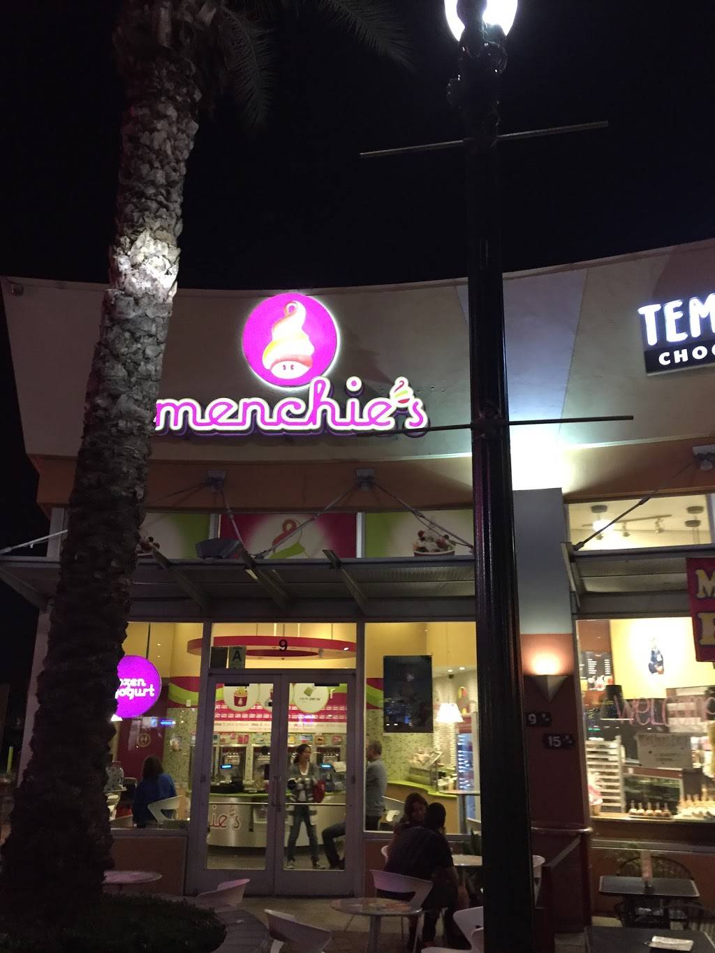 Menchies Frozen Yogurt | bakery | 9 E Main St, Alhambra, CA 91801, USA | 6262899289 OR +1 626-289-9289