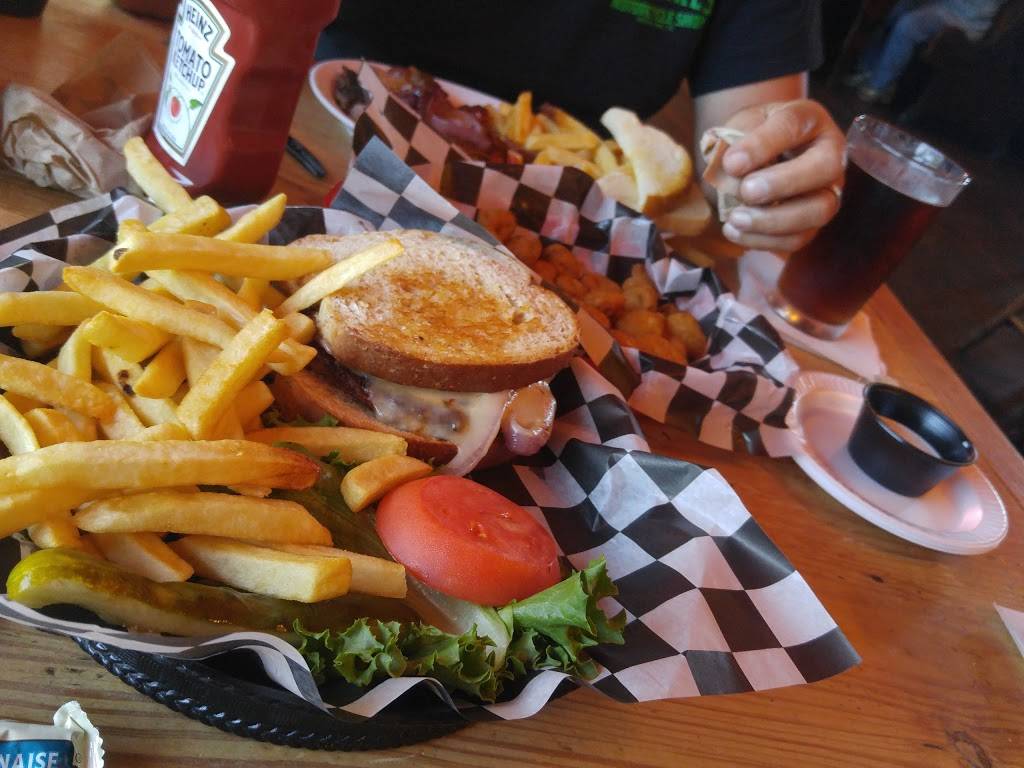 Highlander Bar and Grill | restaurant | 5562 Fredericksburg Rd, San Antonio, TX 78229, USA | 2103404577 OR +1 210-340-4577