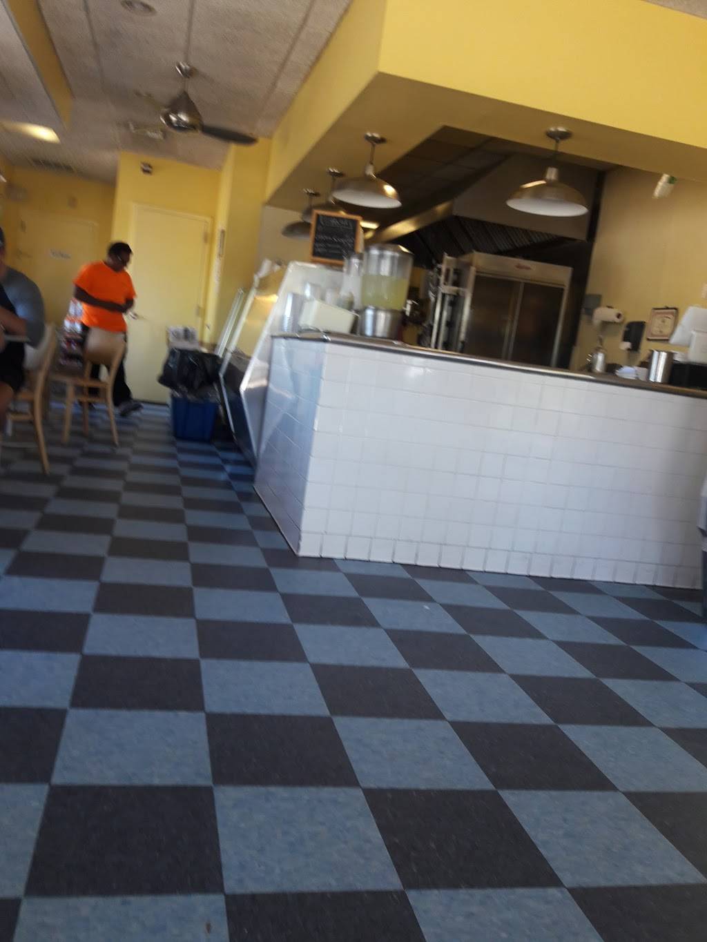 Rotisserie Smokehouse | restaurant | 46520 Middle Rd, Southold, NY 11971, USA | 6317659655 OR +1 631-765-9655