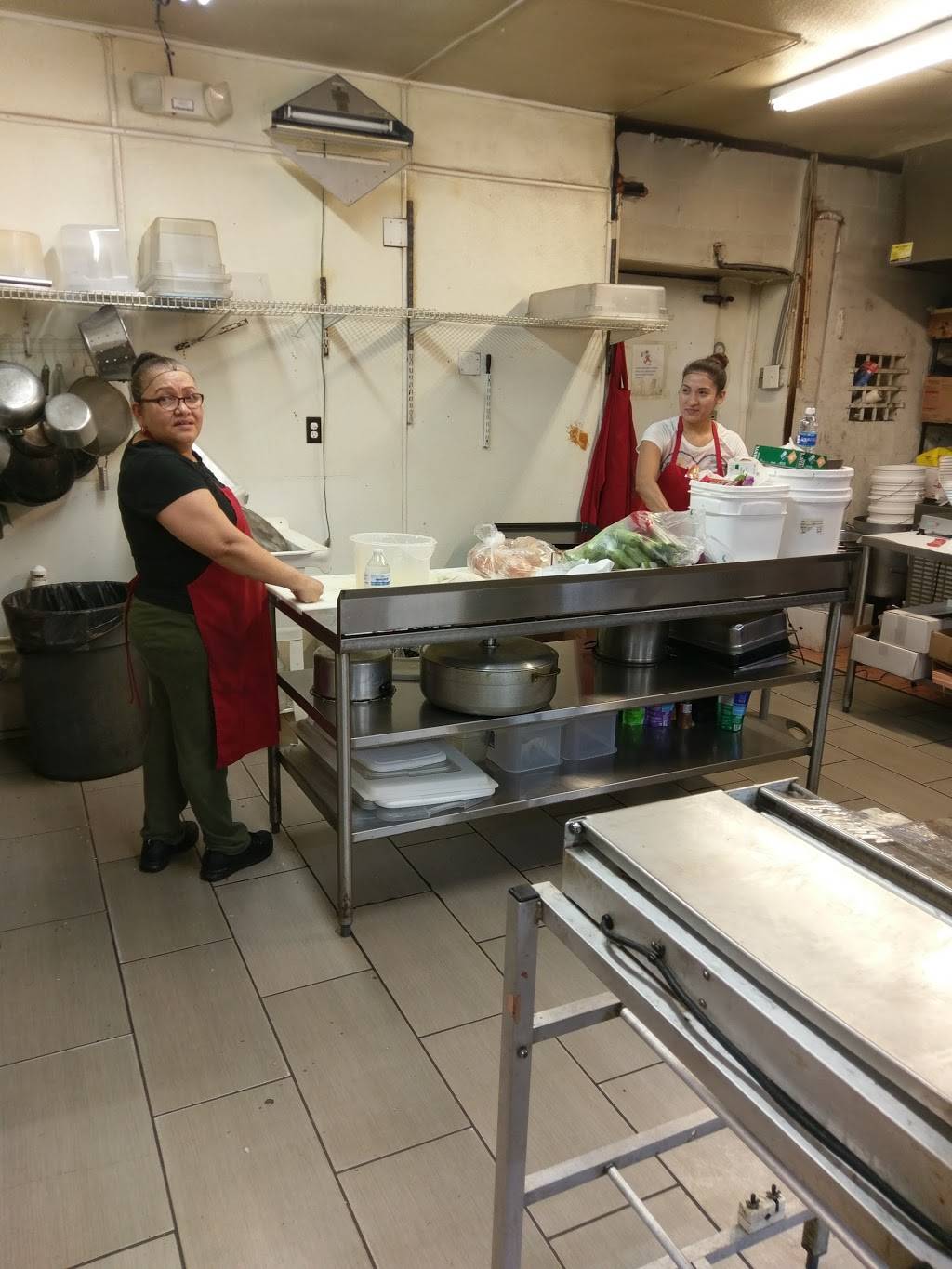 La Parada Mexicana Deli Meat | restaurant | 2300 W Orange Blossom Trail, Apopka, FL 32712, USA | 4078803480 OR +1 407-880-3480