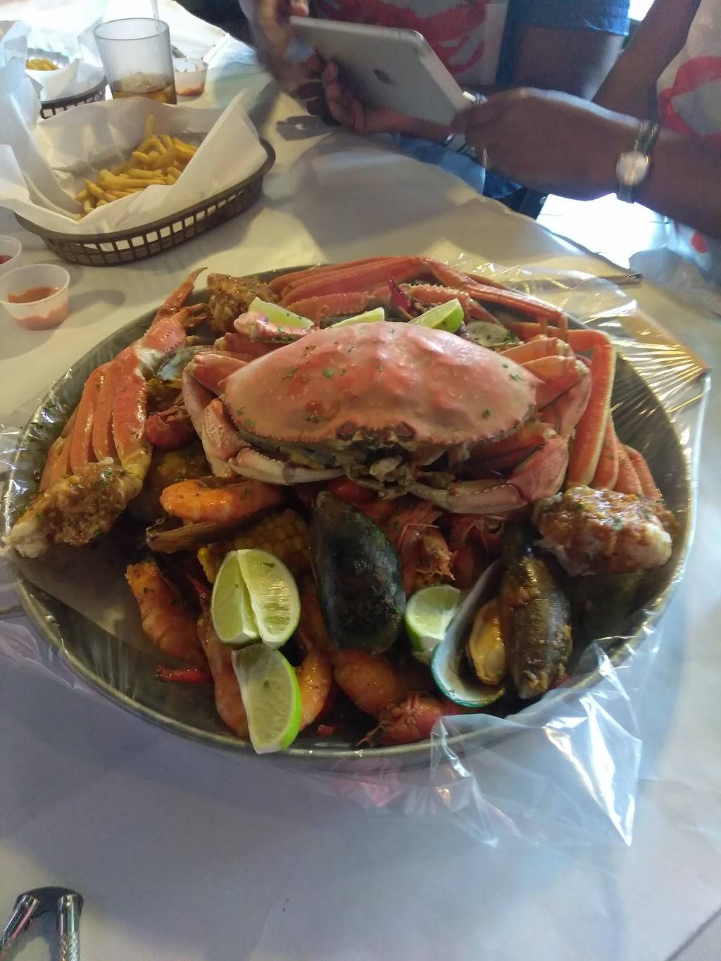 Angry Asian / Crackin Crab Claw | restaurant | 7737 N First St, Fresno, CA 93720, USA | 5594785649 OR +1 559-478-5649