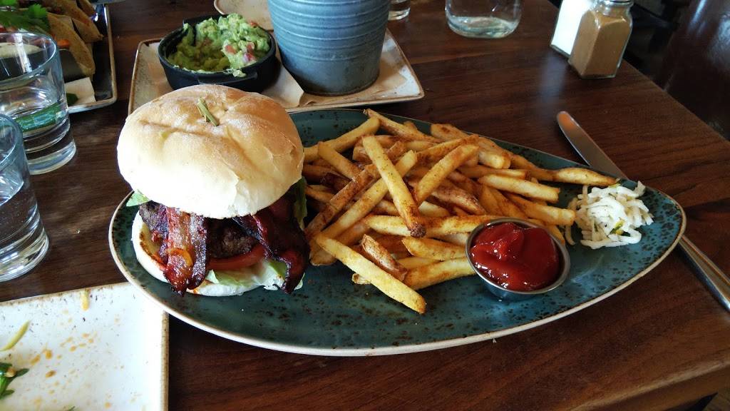 Geronimo Tequila Bar and Southwest Grill | restaurant | 2070 Post Rd, Fairfield, CT 06824, USA | 2039551643 OR +1 203-955-1643