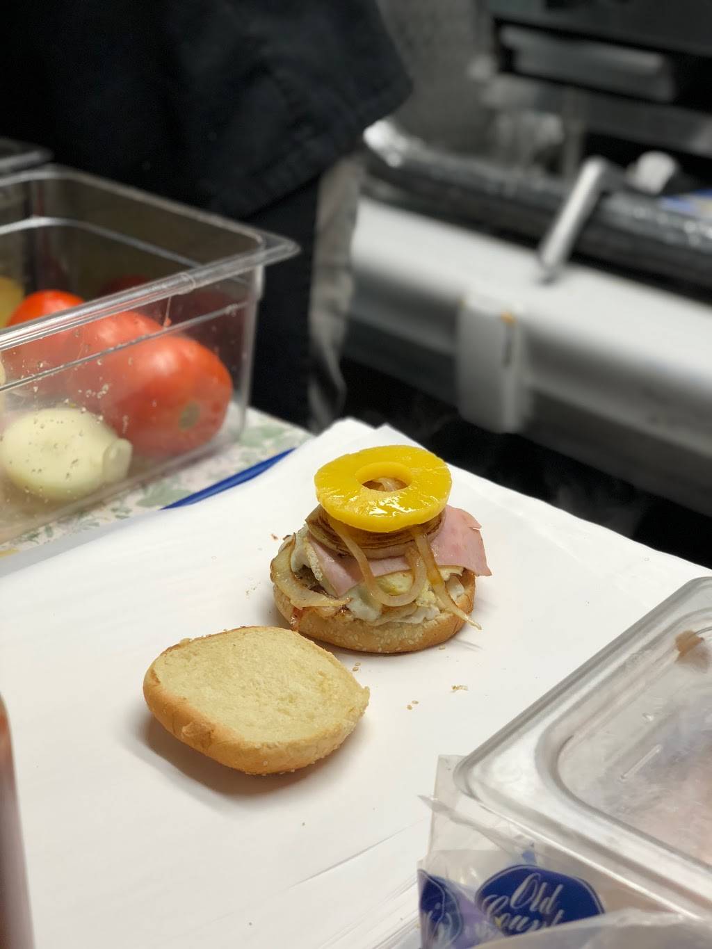 Junior Barbecue Burger | restaurant | 2-98 Napoleon St, San Francisco, CA 94124, USA | 6502712479 OR +1 650-271-2479