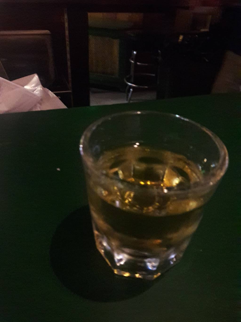 Dolans Bar | restaurant | 24 E Sellers Ave, Ridley Park, PA 19078, USA | 4844946118 OR +1 484-494-6118