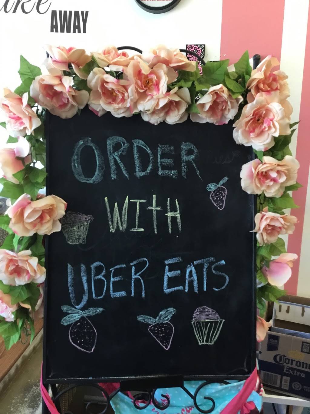 Bougie Berries Dessert Boutique | restaurant | 7157 W Burleigh St, Milwaukee, WI 53210, USA | 6624268443 OR +1 662-426-8443