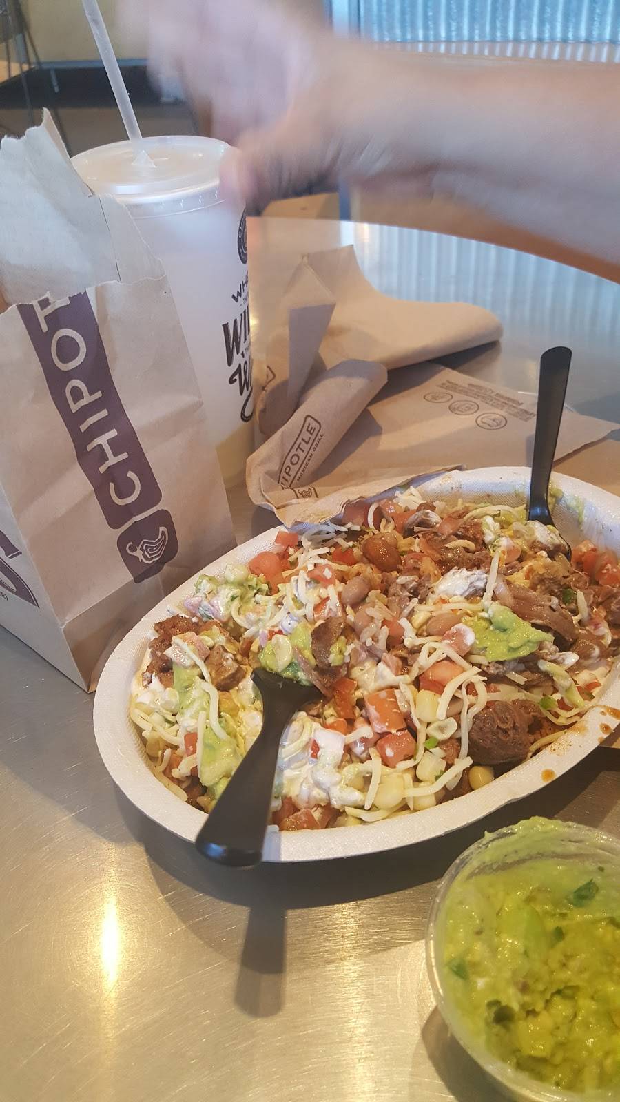 Chipotle Mexican Grill | restaurant | 3090 Countryside Dr, Turlock, CA 95380, USA | 2096567647 OR +1 209-656-7647