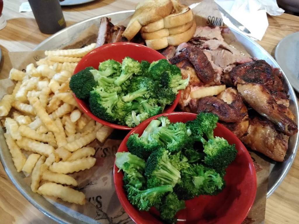 Sonnys BBQ | restaurant | 3390 University Blvd, Winter Park, FL 32792, USA | 4076712002 OR +1 407-671-2002