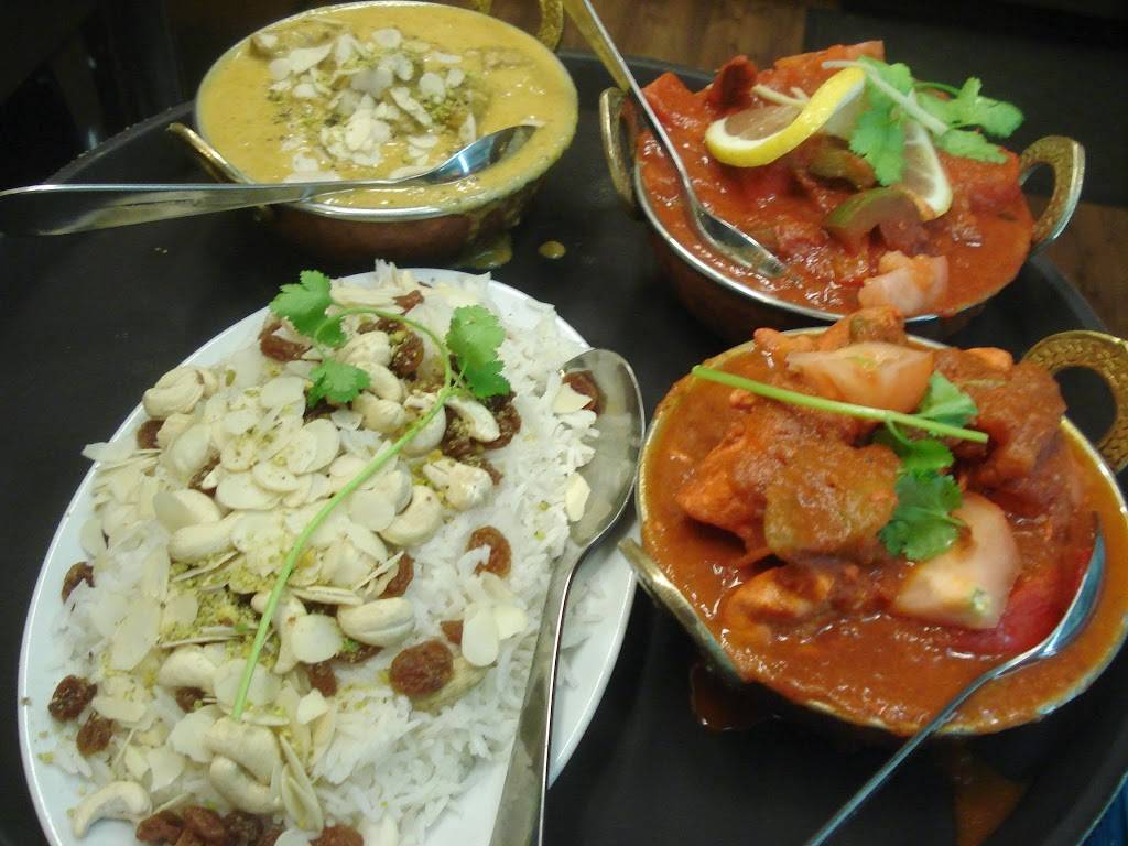 Taj Mahal | restaurant | 112 Boulevard des Bois Francs S, Victoriaville, QC G6P 4S3, Canada | 8196047008 OR +1 819-604-7008