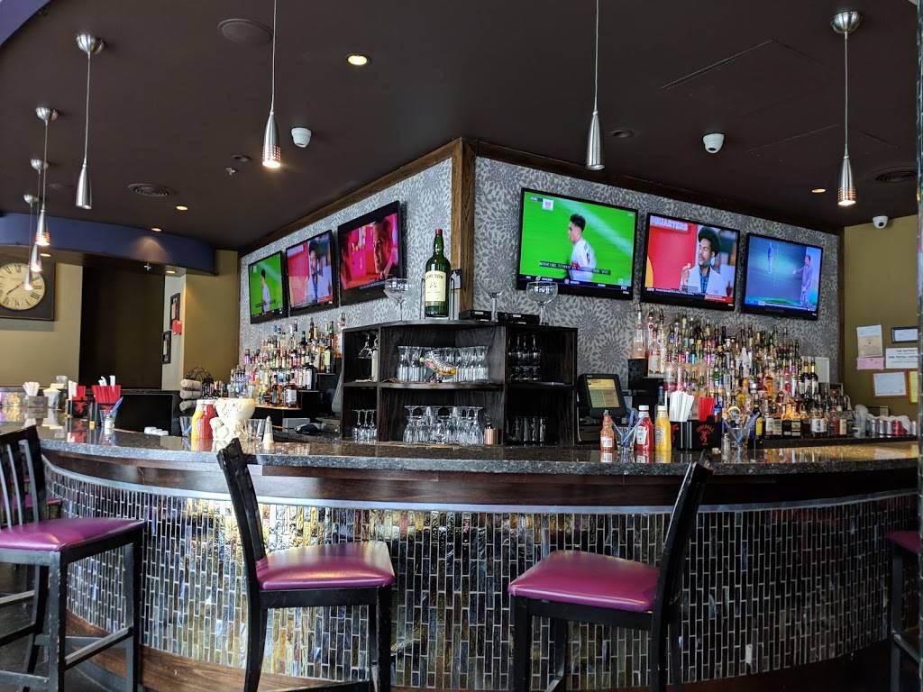 The District Bar and Grill | restaurant | 377 W Larned St, Detroit, MI 48226, USA | 3132858992 OR +1 313-285-8992