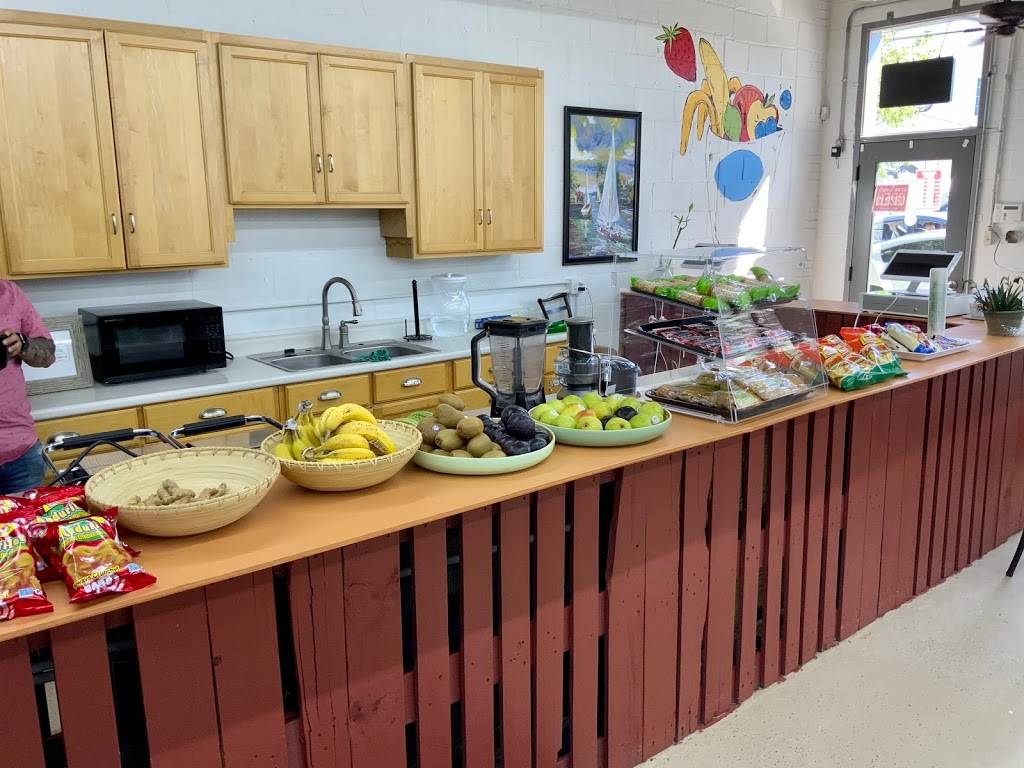 Isaros Farmers Market | restaurant | 642 Virginia Ave, Indianapolis, IN 46203, USA | 3174264916 OR +1 317-426-4916