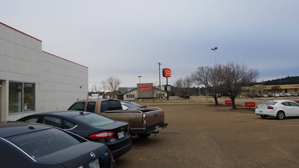 Krystal | meal takeaway | 2325 Lakeland Dr, Flowood, MS 39232, USA | 6019326106 OR +1 601-932-6106