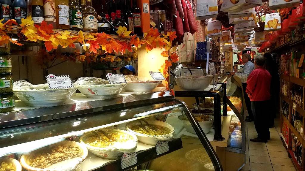 Casa Della Mozzarella | restaurant | 604 E 187th St, Bronx, NY 10458, USA | 7183643867 OR +1 718-364-3867