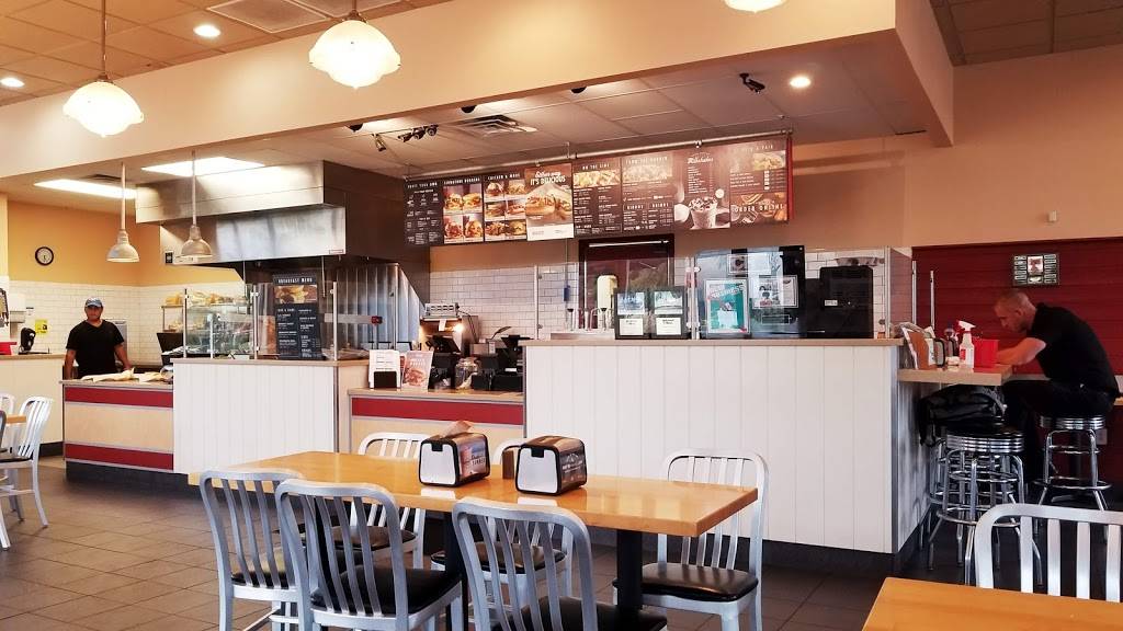 Wayback Burgers | restaurant | 32 Shelter Cove Ln #150, Hilton Head Island, SC 29928, USA | 8437852650 OR +1 843-785-2650