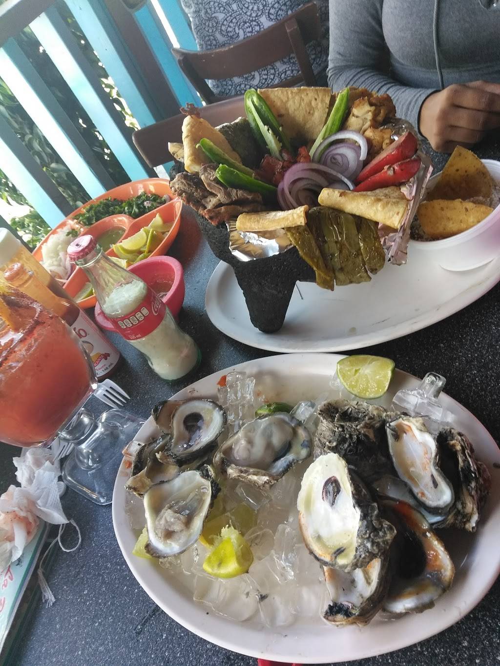 Carnitas y Mariscos Las Morelianas | restaurant | 2822 Imperial Ave, San Diego, CA 92102, USA | 6192396284 OR +1 619-239-6284