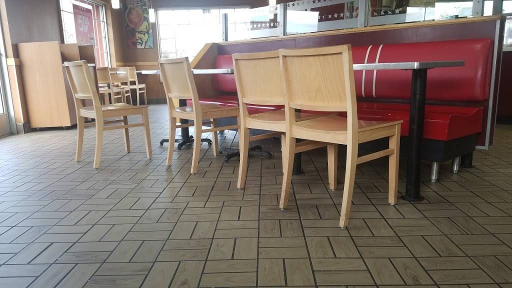 KFC | restaurant | 15700 E East 8 Mile Road, Detroit, MI 48205, USA | 3135262838 OR +1 313-526-2838