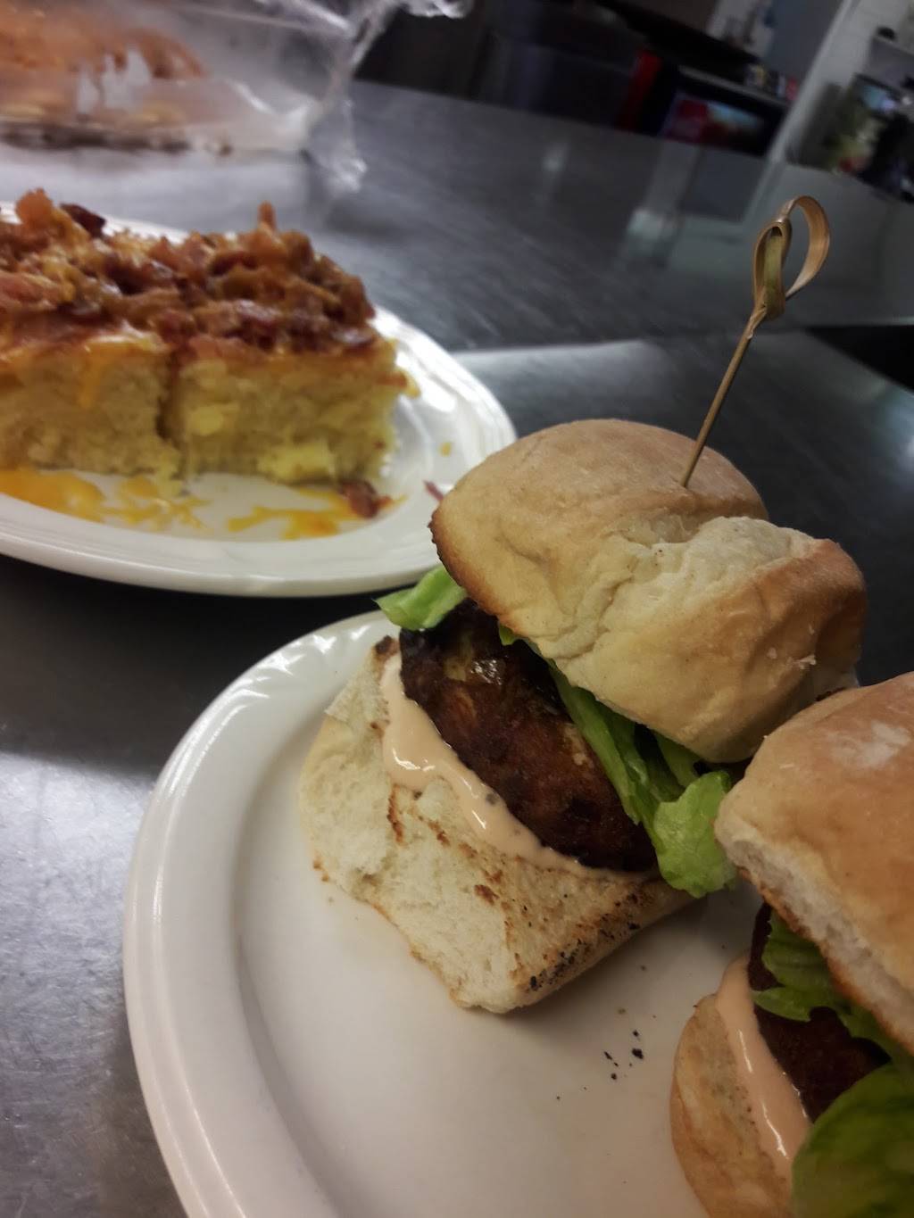 The Cozy Patio Bistro | restaurant | 3032 Richmond Rd, Williamsburg, VA 23185, USA | 7572291012 OR +1 757-229-1012