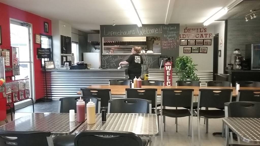 Kennys Flippin Burgers | restaurant | 238 E Yoakum Ave, Chaffee, MO 63740, USA | 5733189400 OR +1 573-318-9400