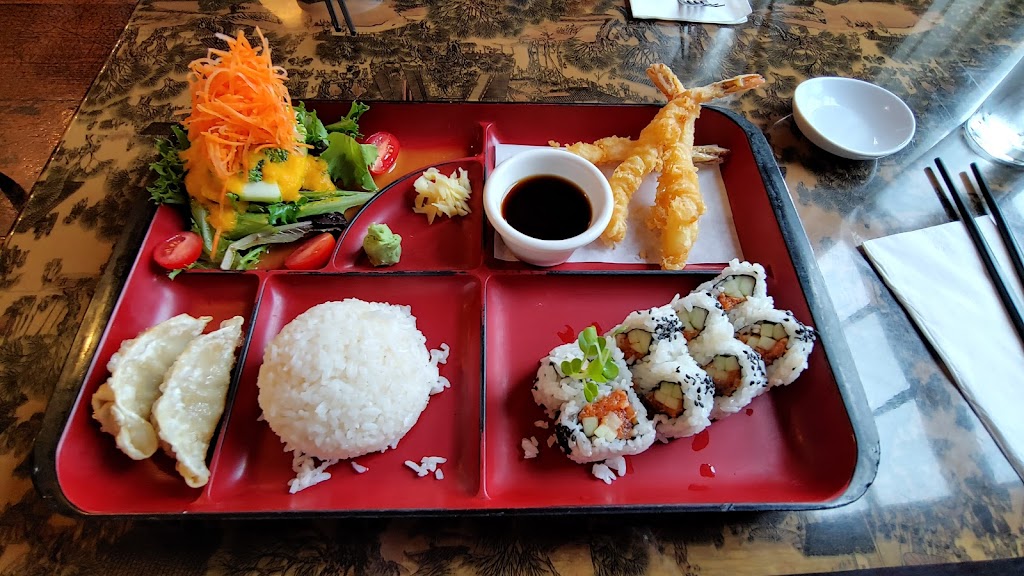 Umi Sushi | restaurant | 100 E California St, Jacksonville, OR 97530, USA | 5417022258 OR +1 541-702-2258