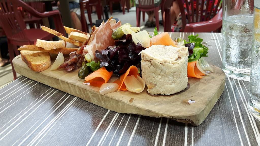 Restaurant Microbrasserie Noire et Blanche | restaurant | 196 Rue Saint-Eustache, Saint-Eustache, QC J7R 2L7, Canada | 4509836100 OR +1 450-983-6100