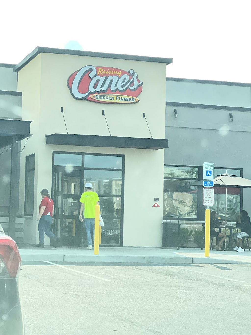 Raising Cane’s | restaurant | 601 College Sq Sc, Newark, DE 19711, USA | 8665522637 OR +1 866-552-2637