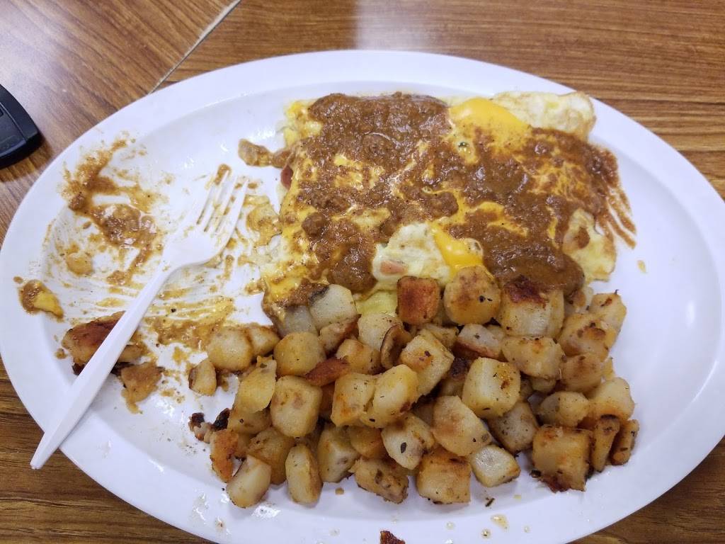 Louies Texas Red Hots | restaurant | 2350 Delaware Ave, Buffalo, NY 14213, USA | 7168776618 OR +1 716-877-6618