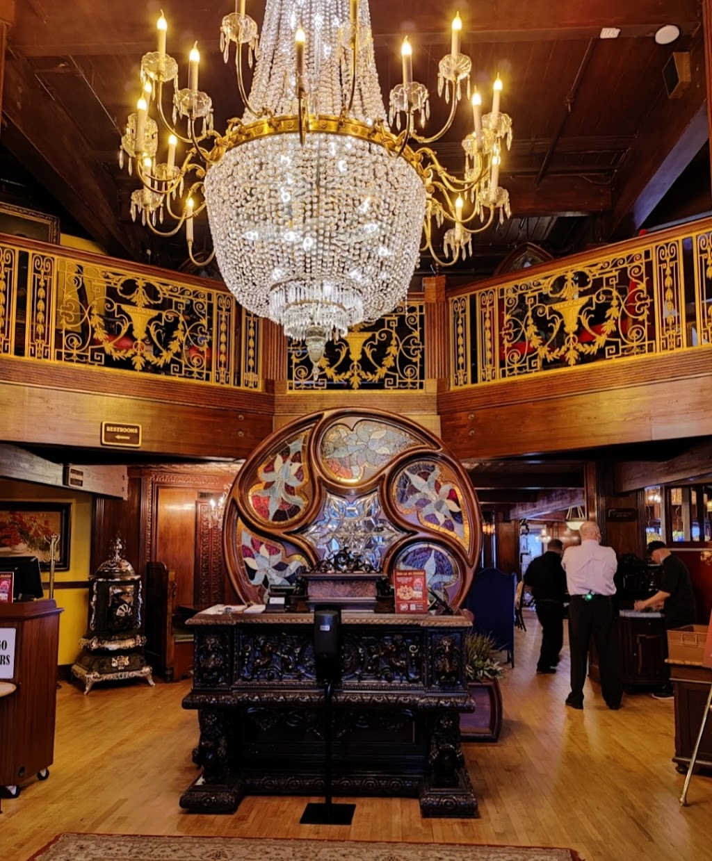 The Old Spaghetti Factory | restaurant | 715 S Bancroft St, Portland, OR 97239, USA | 5032225375 OR +1 503-222-5375