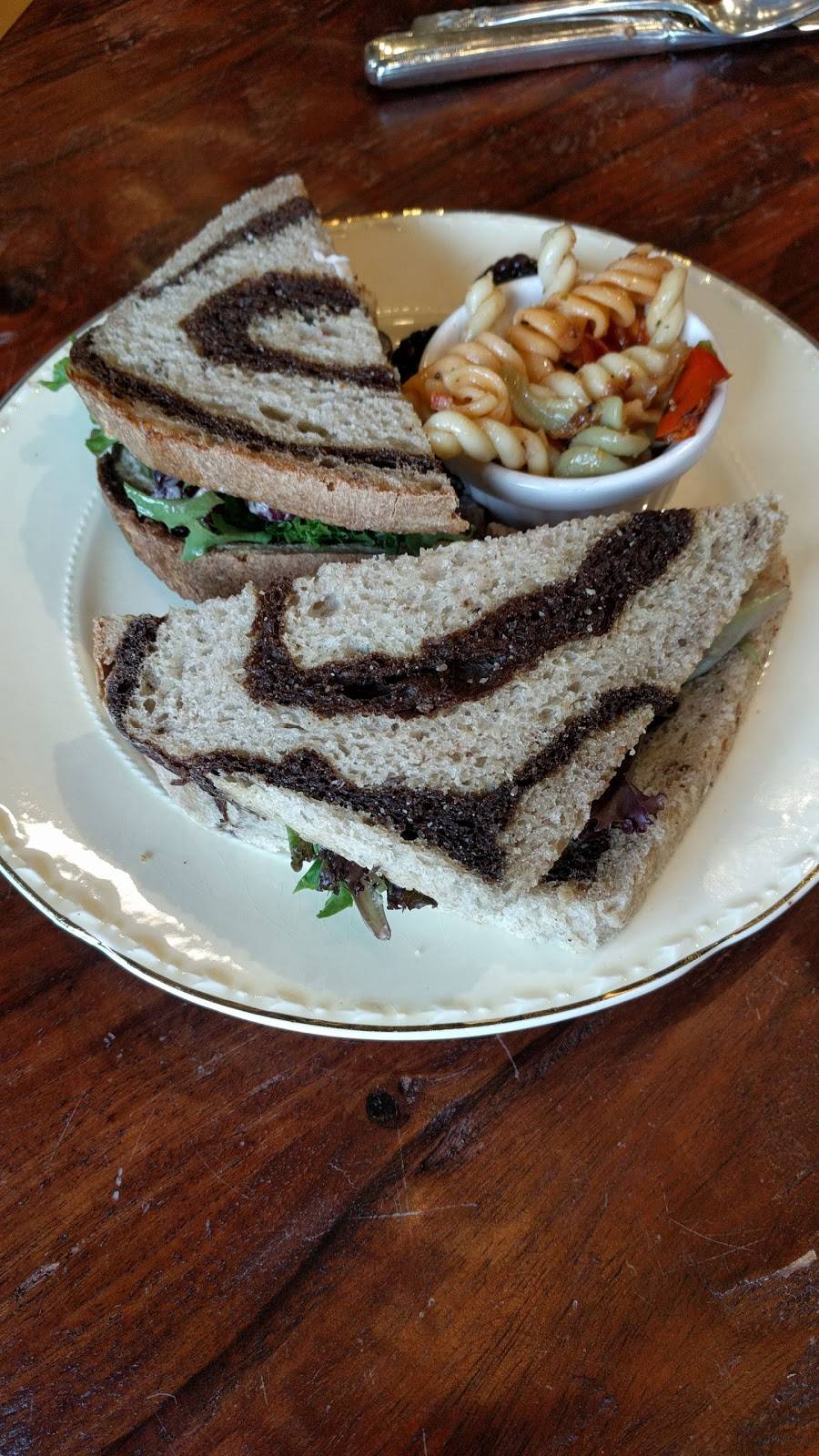 Three Cats | restaurant | 116 W 14 Mile Rd, Clawson, MI 48017, USA | 2482884858 OR +1 248-288-4858