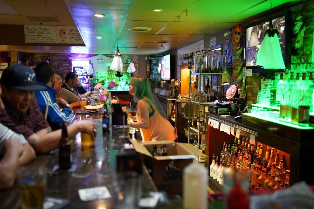 Gabby’s Sports Bar and Grill | restaurant | 635 N Country Club Dr, Mesa, AZ 85201, USA | 4808279776 OR +1 480-827-9776