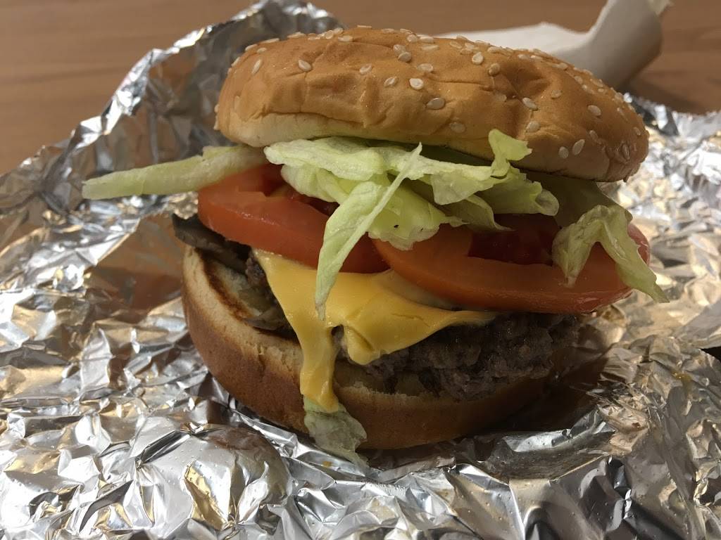 Five Guys | restaurant | 4800 Golf Rd, Eau Claire, WI 54701, USA | 7155141744 OR +1 715-514-1744