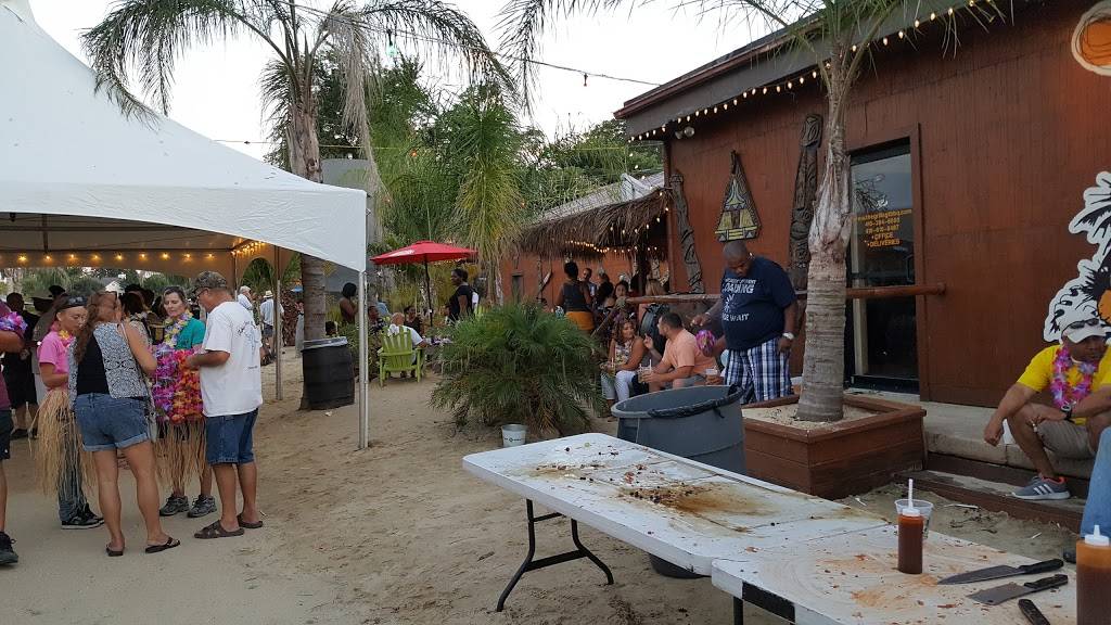 Tiki Bar | restaurant | 85 Charles St, Solomons, MD 20688, USA | 4103264075 OR +1 410-326-4075