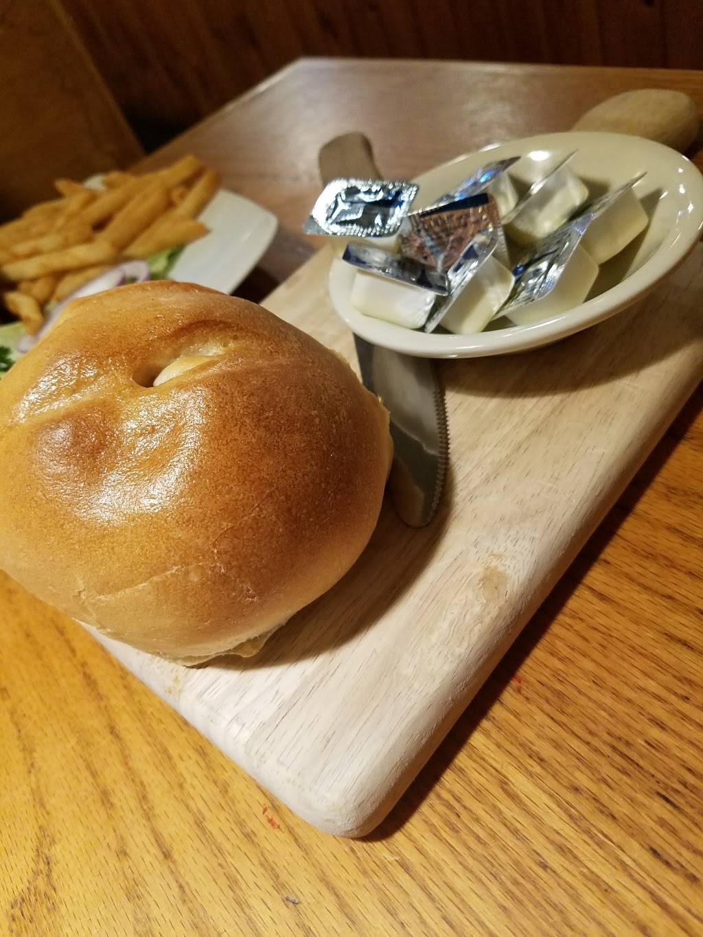 Williams Restaurant | restaurant | 184 Pearson Blvd, Gardner, MA 01440, USA | 9786327794 OR +1 978-632-7794