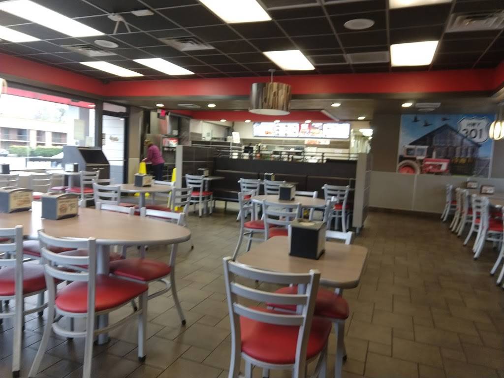 Hardees | restaurant | 7047 NC-4, Battleboro, NC 27809, USA | 2524427444 OR +1 252-442-7444