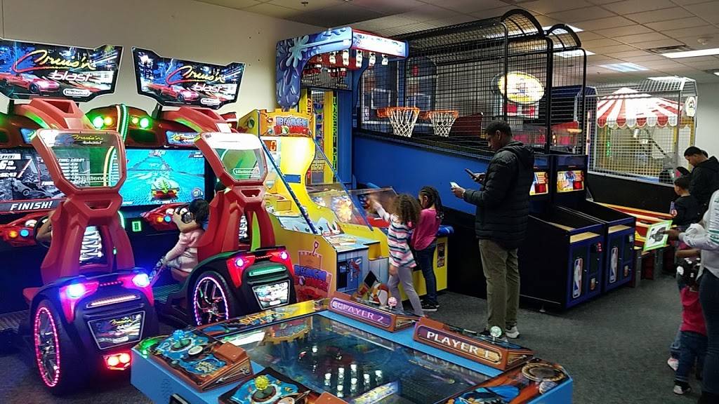 Chuck E. Cheeses | restaurant | 1275 N Dupont Hwy, Dover, DE 19901, USA | 3027369881 OR +1 302-736-9881