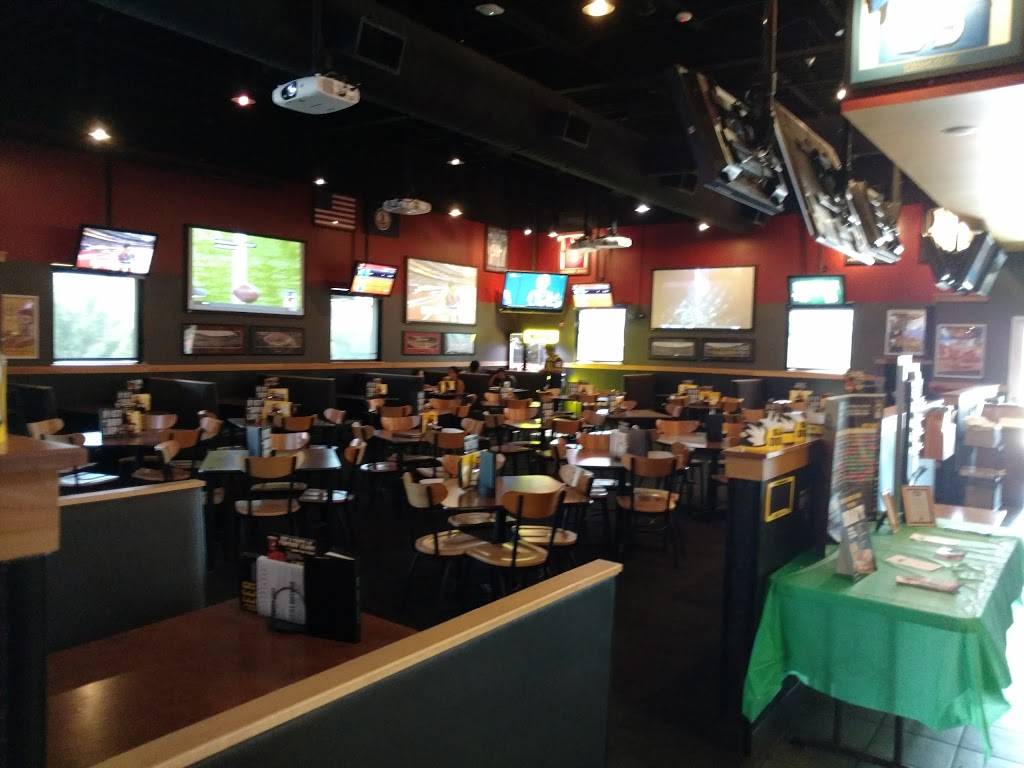 Buffalo Wild Wings | restaurant | 524 Fort Evans Rd NE, Leesburg, VA 20176, USA | 7037794646 OR +1 703-779-4646