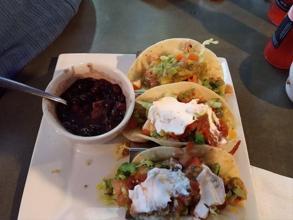 Village Inn Sports Bar, Grill & Pizzeria | restaurant | 723 6th St N, Hudson, WI 54016, USA | 7153862205 OR +1 715-386-2205