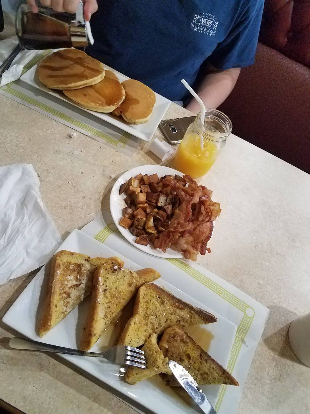 DD’s Miracle Diner | restaurant | 686 Milford Rd, East Stroudsburg, PA 18301, USA | 5708729985 OR +1 570-872-9985