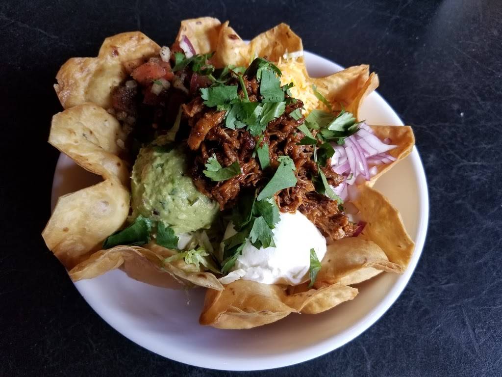 Tinhorn Flats Saloon & Grill | restaurant | 2623 W Magnolia Blvd, Burbank, CA 91505, USA | 8185672470 OR +1 818-567-2470