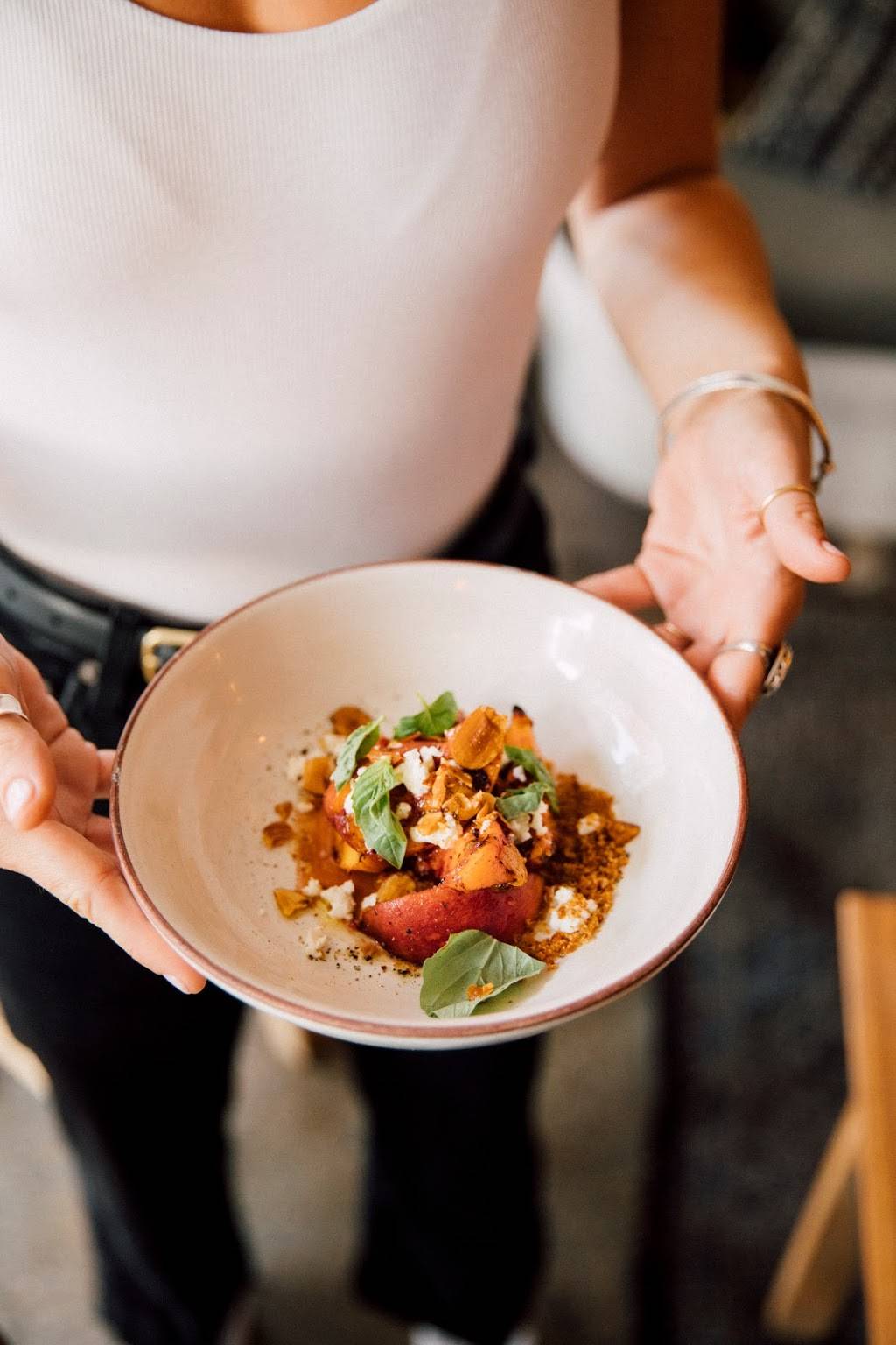 Gran Blanco | restaurant | 80 Windward Ave, Venice, CA 90291, USA | 4244338095 OR +1 424-433-8095