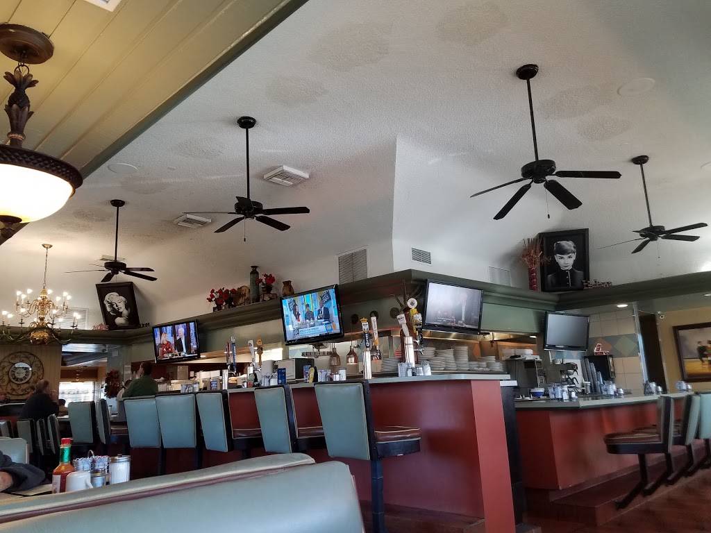 Huffs Family Restaurant | restaurant | 8105 E Wardlow Rd, Long Beach, CA 90808, USA | 5625983373 OR +1 562-598-3373