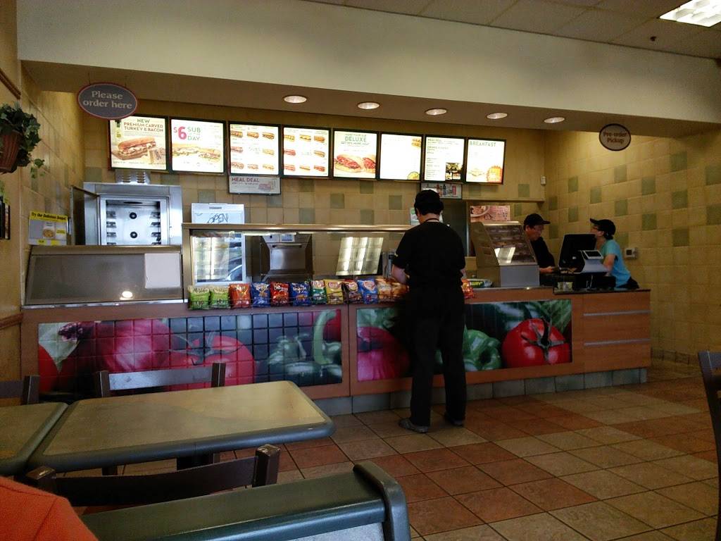 Subway Restaurants | restaurant | 2068 El Camino Real, Santa Clara, CA 95050, USA | 4082437288 OR +1 408-243-7288