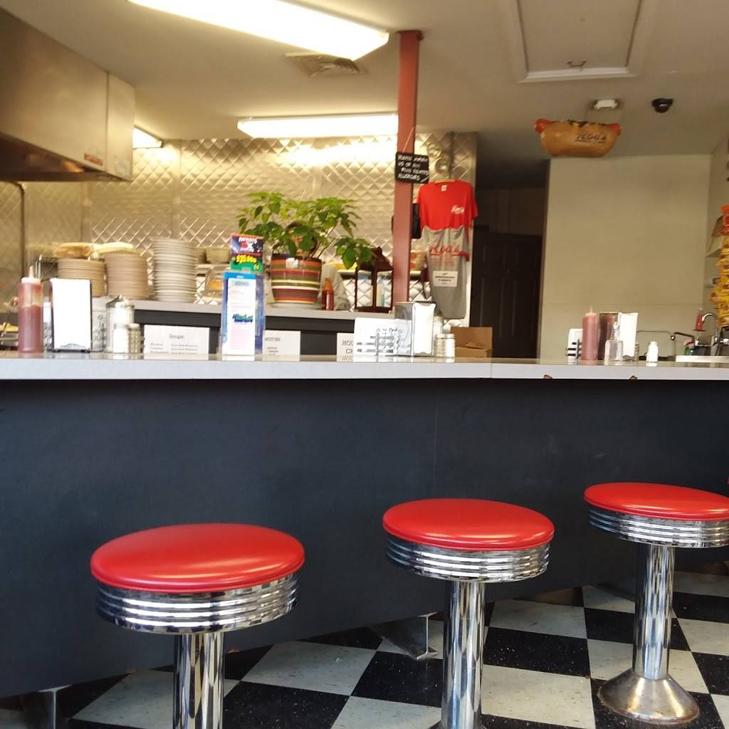 Rods Grill | restaurant | 6 Washington St, Warren, RI 02885, USA | 4012459405 OR +1 401-245-9405