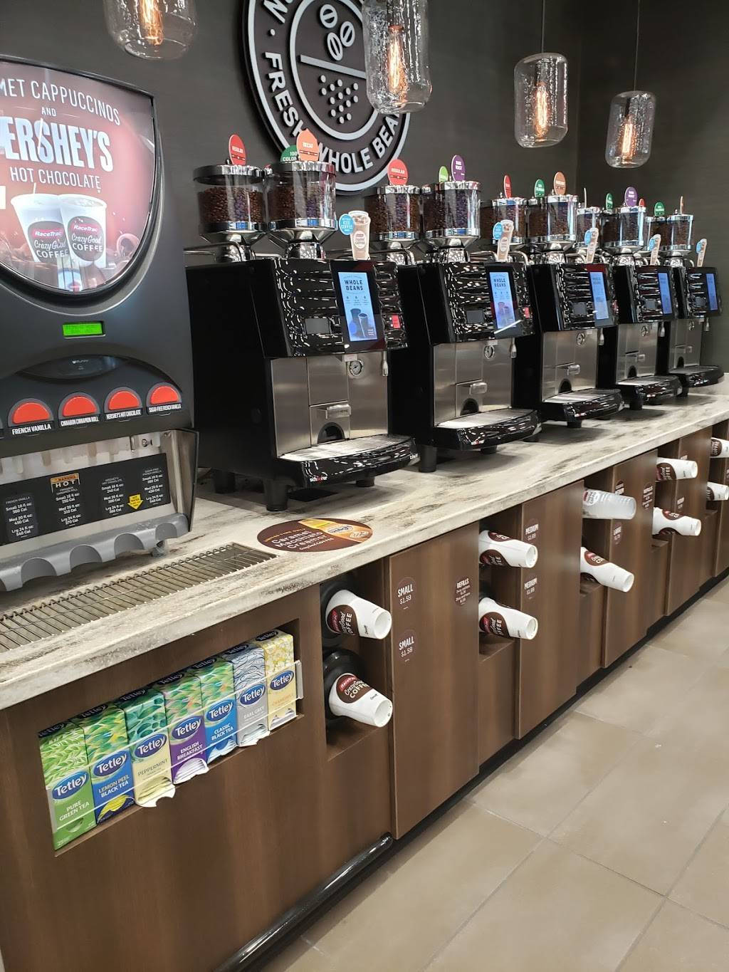 RaceTrac | bakery | 3500 General De Gaulle Dr, New Orleans, LA 70114, USA | 5043685889 OR +1 504-368-5889