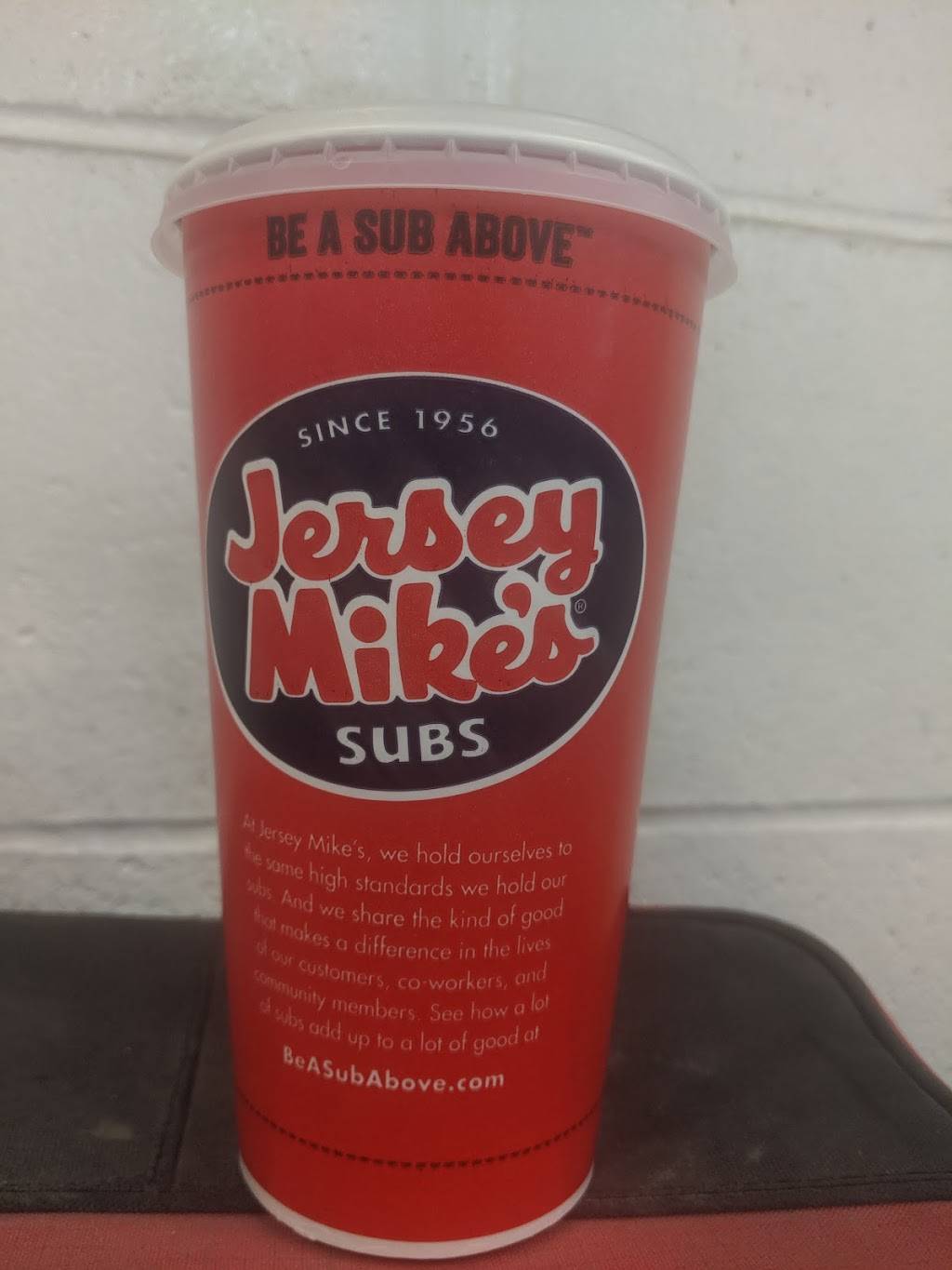 Jersey Mikes Subs | meal takeaway | 203 N 180th St #102, Omaha, NE 68118, USA | 4026141119 OR +1 402-614-1119